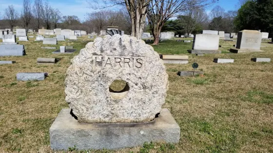 Oakwood Cemetery