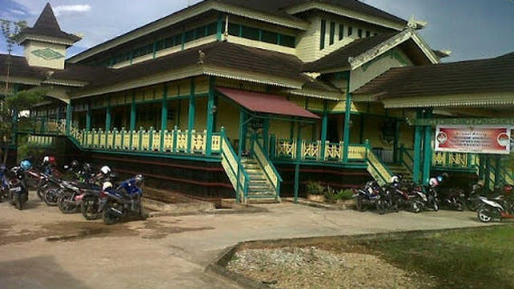 Rumah Adat Melayu Putussibau