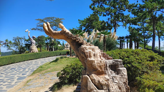 Yeosu Art Land Media Art Sculpture Park