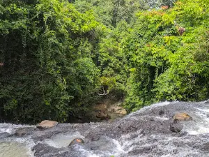Air Terjun Melancar