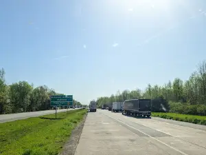 Truck pull-off I-40(E) east of Little Rock