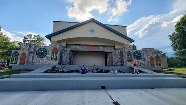 Gladstone Amphitheater
