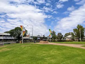 Cunnamulla Fella Statue