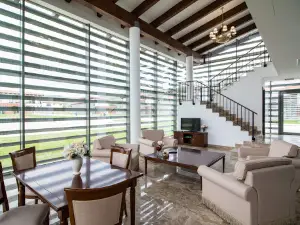 Theodora Golf Club