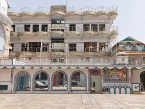 Baba Garibdas Mandir Ghouspur