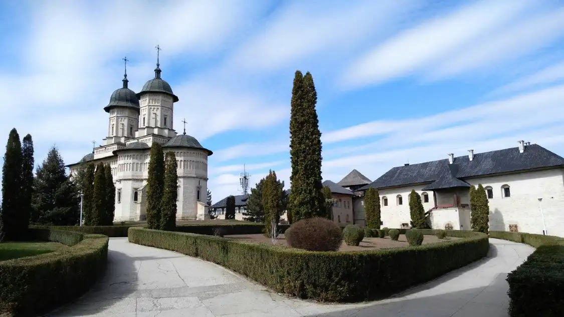 Hotels near Cetățuia Monastery