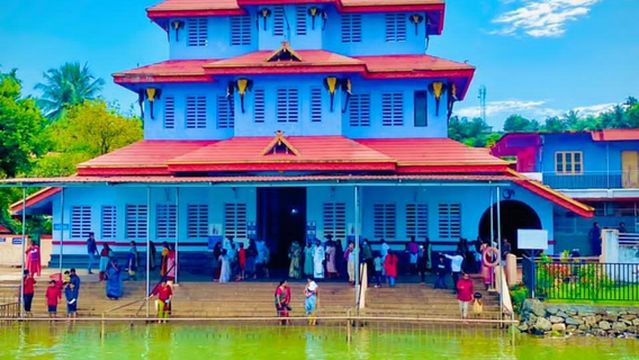 Parassinikadavu Sri Muthappan Temple