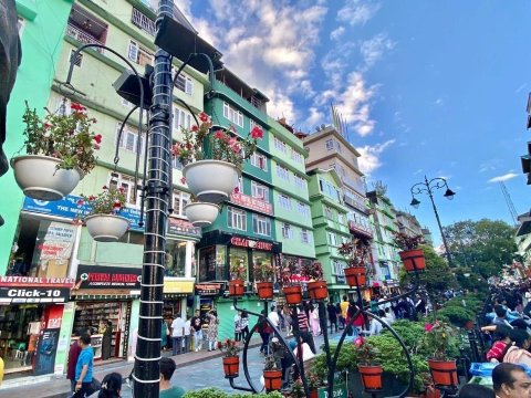 Compare 5 airports near Gangtok