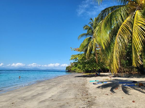 Dzaoudzi to Nosy Be flight