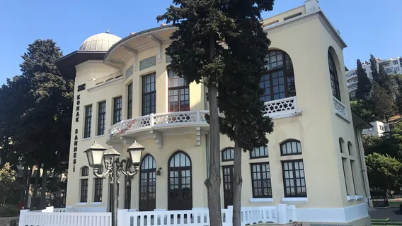 Izmir Devlet Tiyatrosu