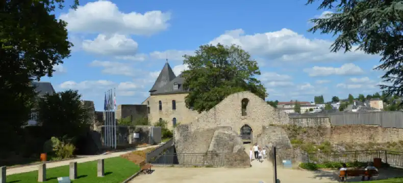 Hotéis em Mayenne