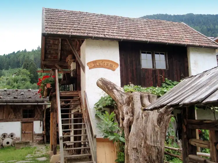 Hotels in Vollan