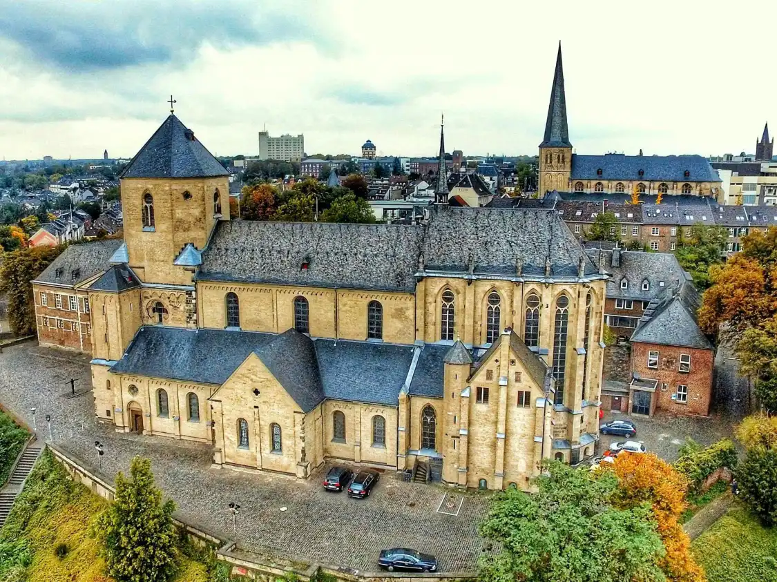 Hotels near Monchengladbacher Munster St. Vitus