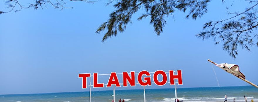 Pantai Pasir Putih Tlangoh