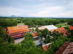 Wat Khao Aor