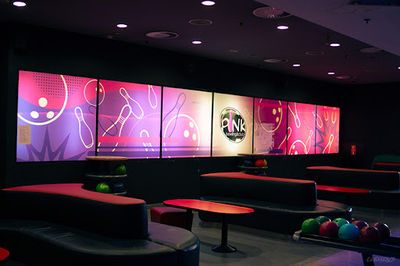 PINK & BOWLING CLUB