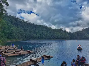 Acceso al lago Pojoj