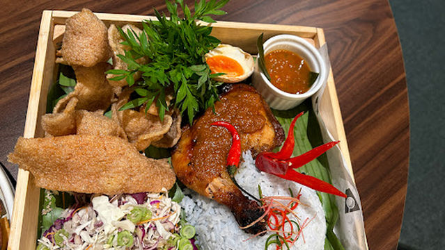 MST Golf Arena Gurney Paragon Mall