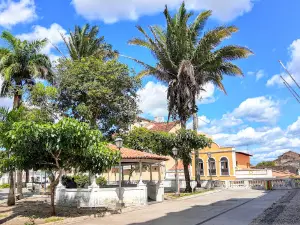 Praça Benedito Leite