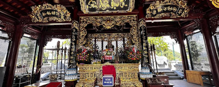 Đền Ông Hoàng Bảy