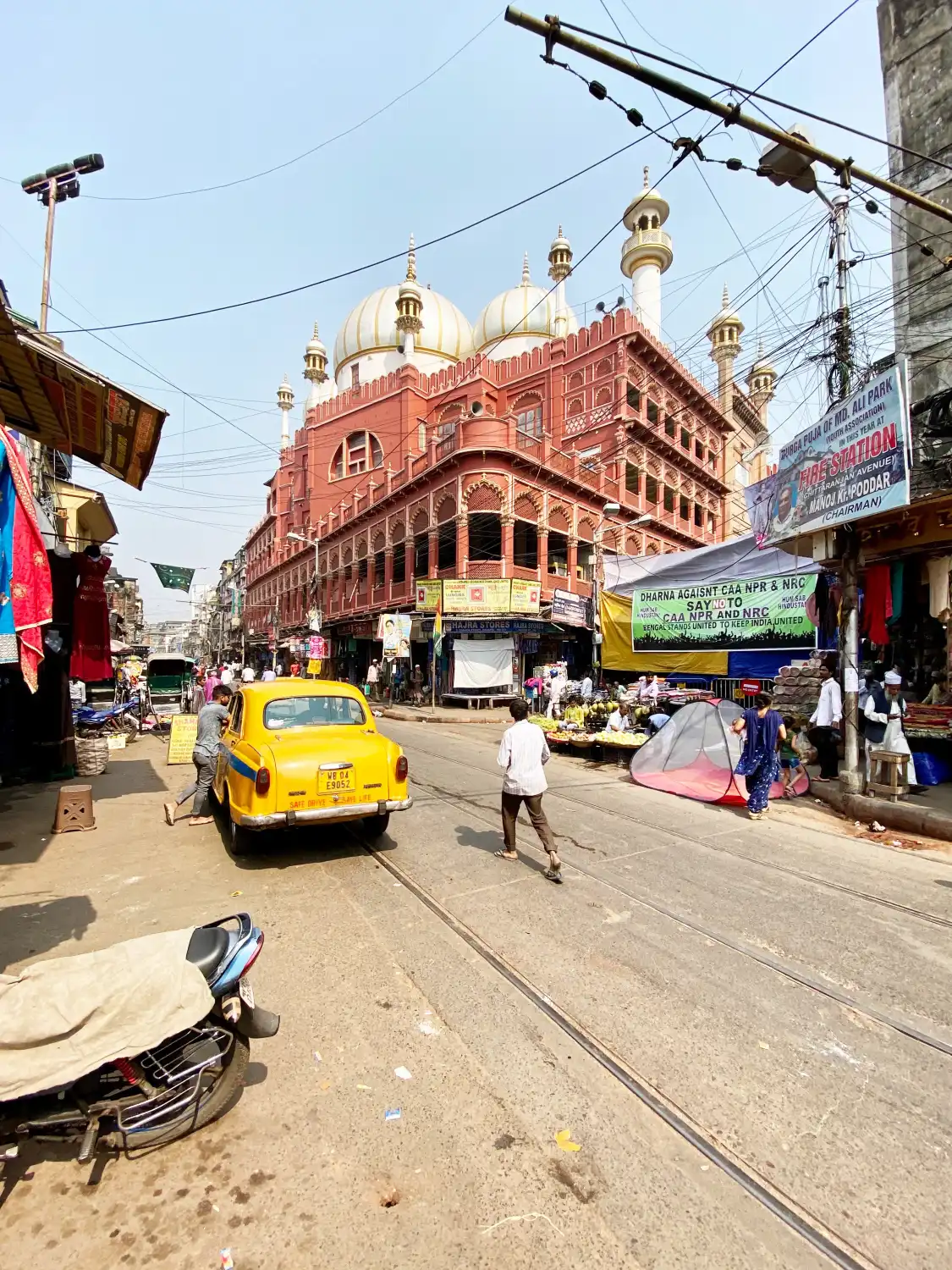 Hotels near Nakhoda Mosque