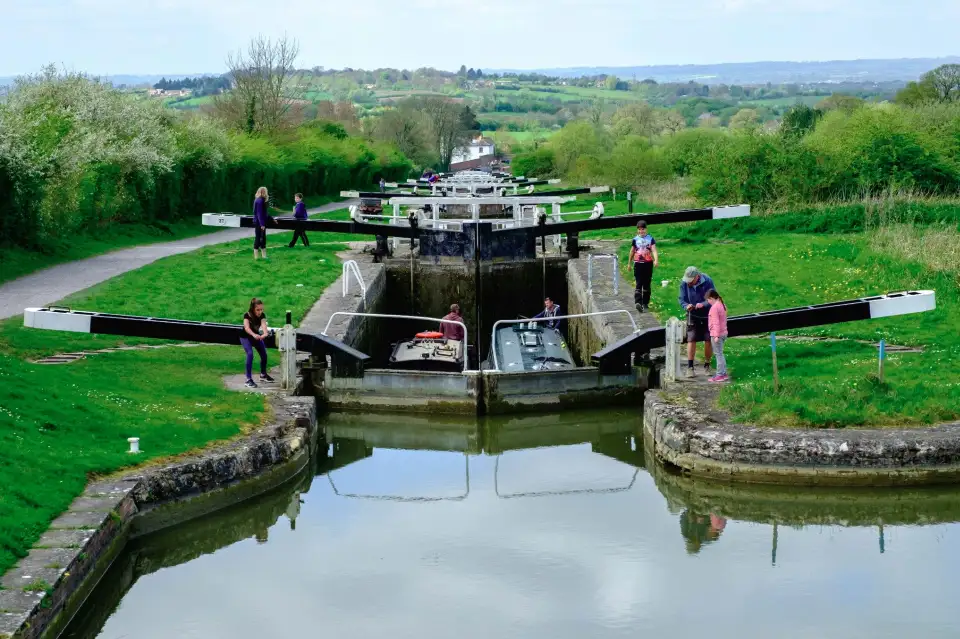2_Caen Hill Locks