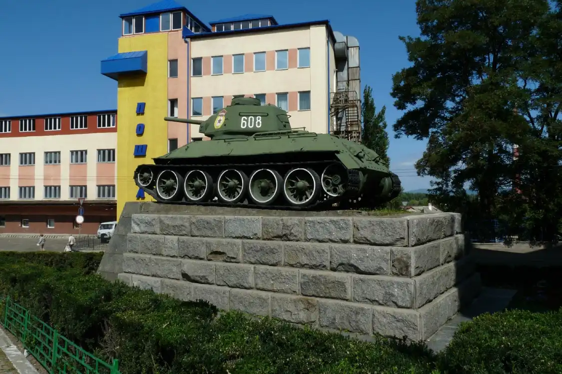 Hotels near Nikitin’s Crew Tank