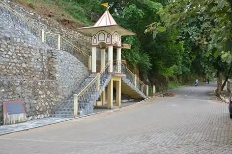 Hotels near Bhubaneswari Temple