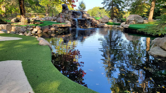 Whistling Wolf Mini Golf