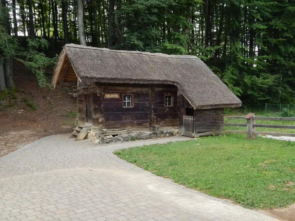 1_Jurčič House