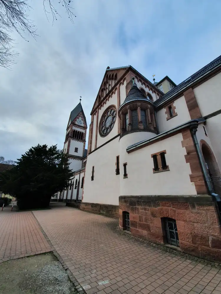 Hotels near Dreifaltigkeitskirche - Heilige Dreifaltigkeit
