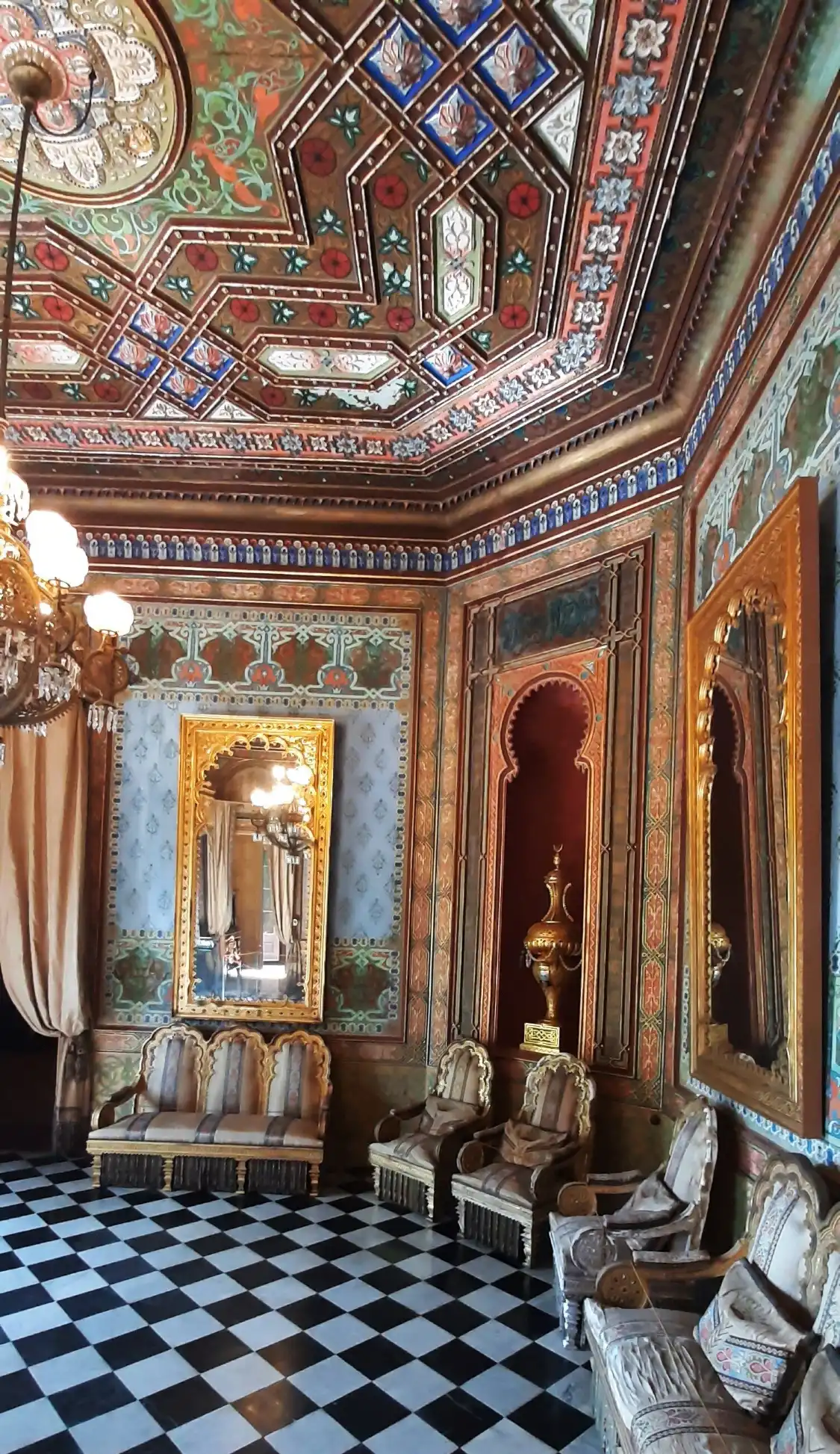 Hotels near Museo Palacio Mercader
