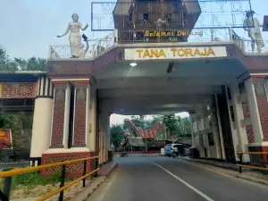 Gapura Selamat Datang Toraja Salubarani