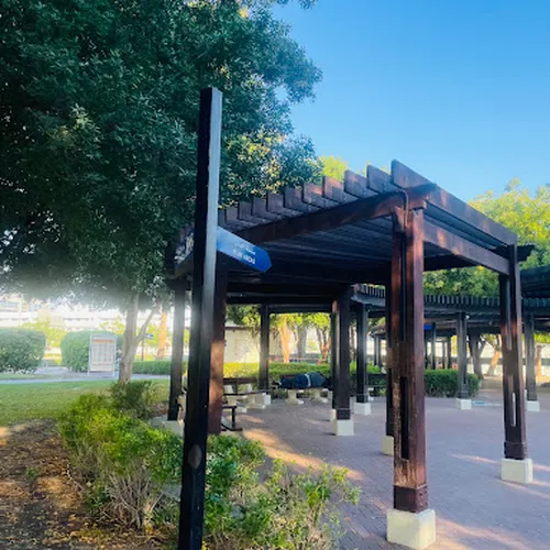 Oud Metha Metro Park