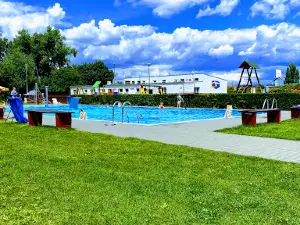 Pool complex