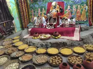 Shree Giriraj Dham