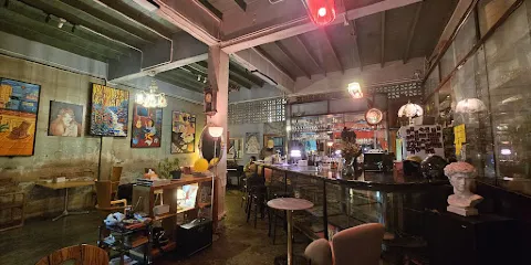 Thanya Art Space & Tea Bar