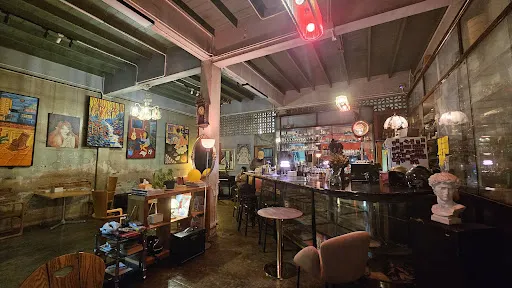 Thanya Art Space & Tea Bar