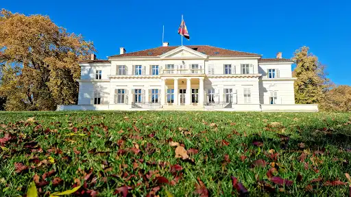 Săvărșin Royal Castle