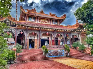 Bao Lam Pagoda