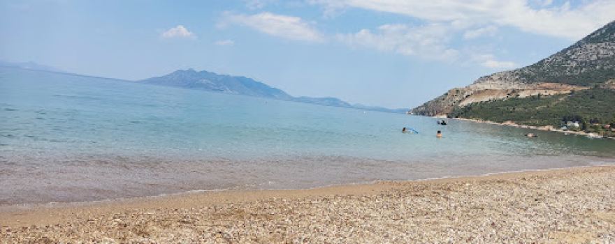 Camping Bekas Beach
