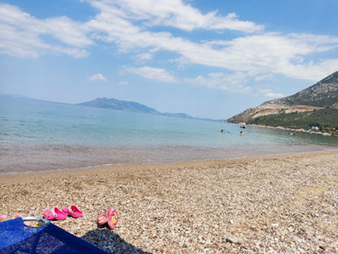 Camping Bekas Beach