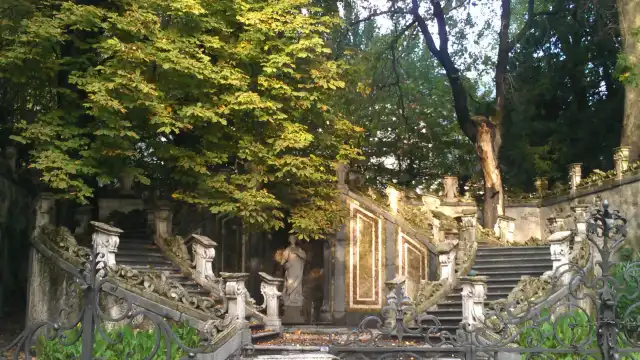 Hotels near Civico Museo Archeologico Paolo Giovio