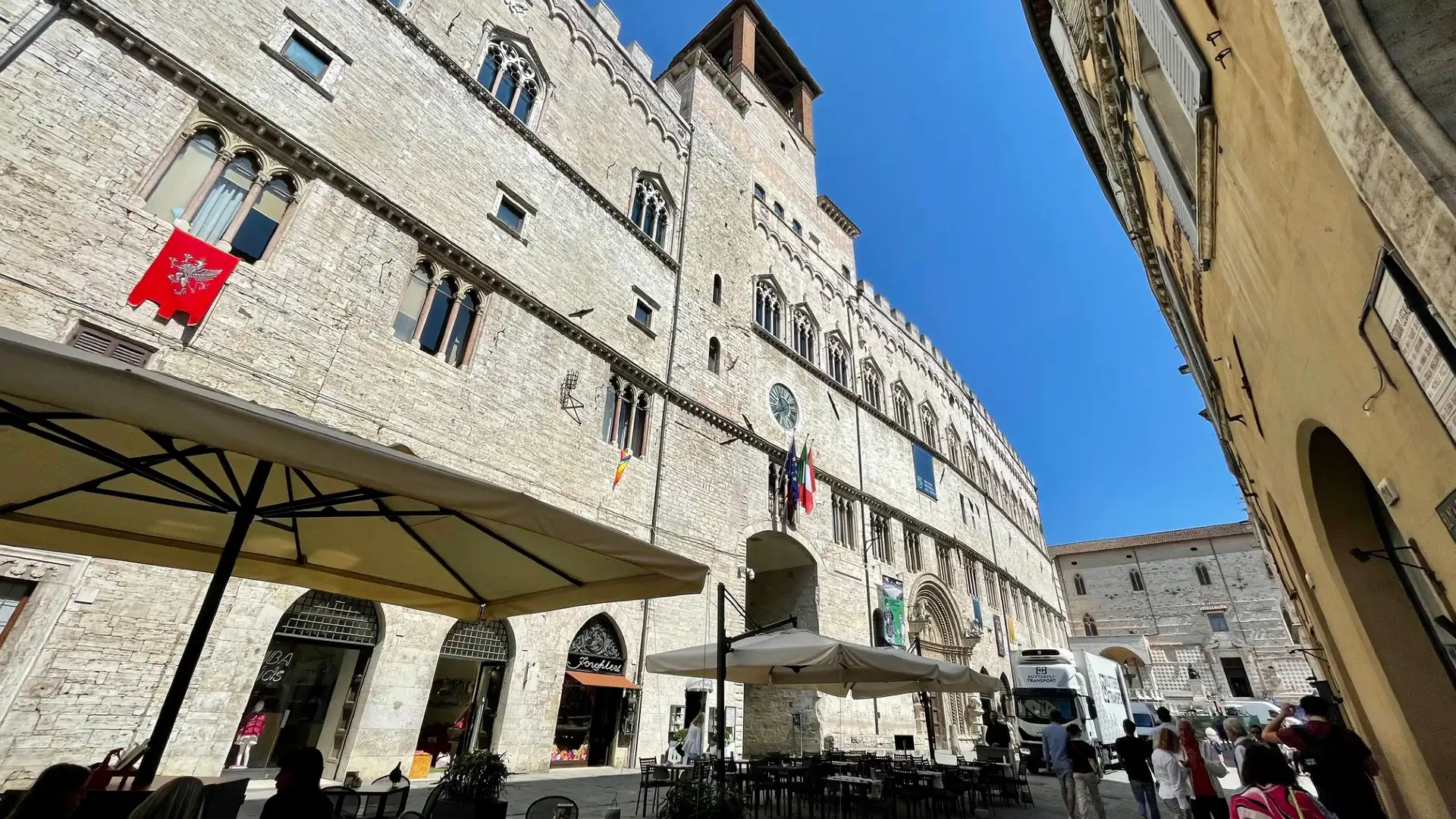 Hotels near Corso Vannucci
