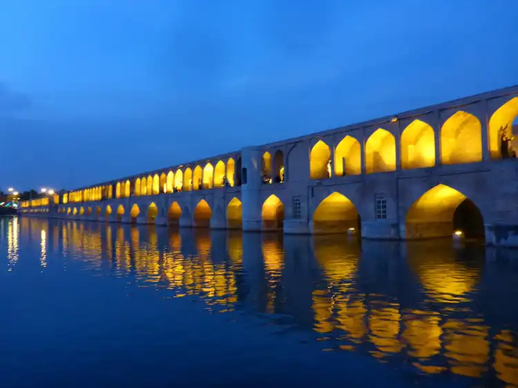 Hotels in der Nähe von Siosepol  Bridge