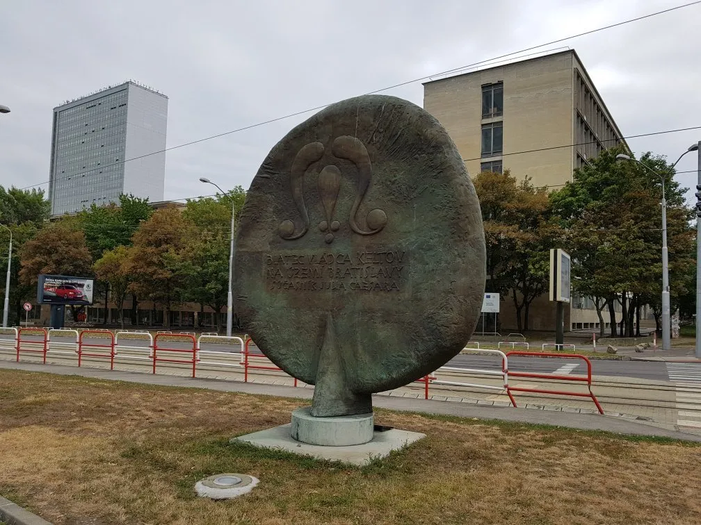 4_Monument to The Coin Biatec