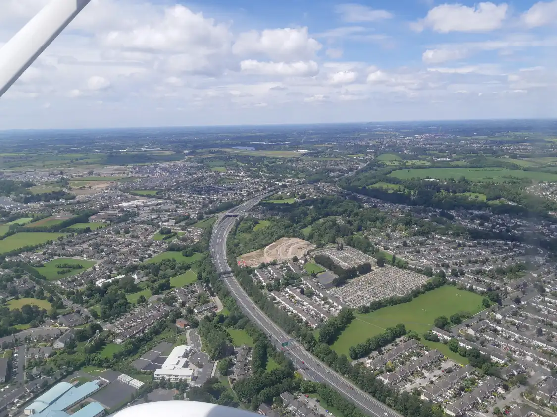 National flight Centre Dublin Weston Airport附近的飯店