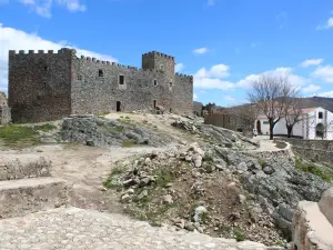 Montánchez Castle
