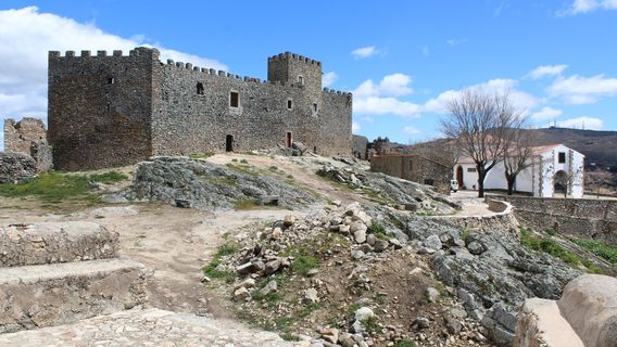 Montánchez Castle