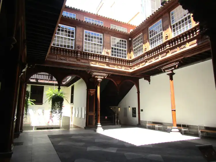 Hotels near Palacio de la Carta